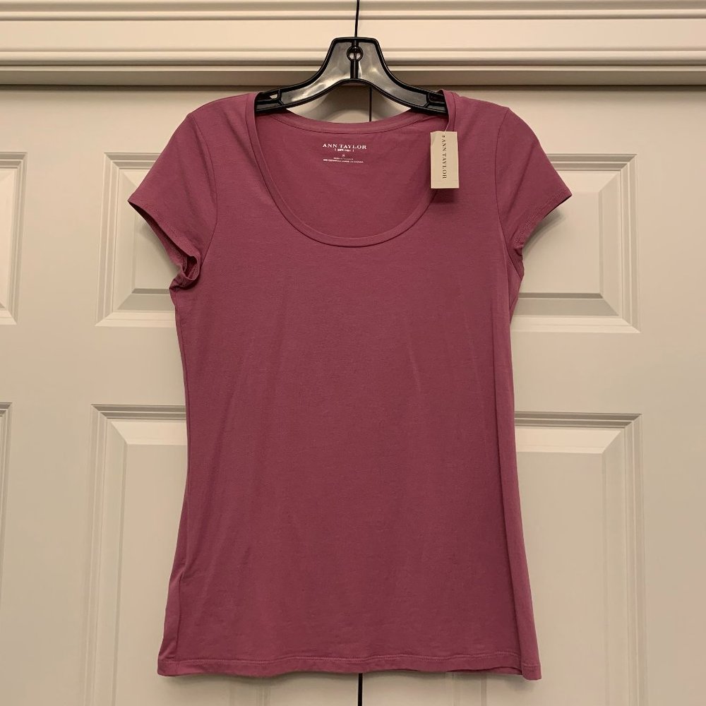 THRDUP- THRDUP- NWT 💕 Ann Taylor T-Shirt